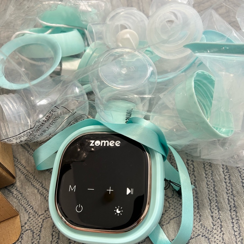 Mint Green Breast Pump